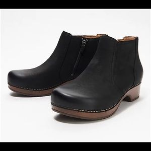 Dansko Bootie clogs